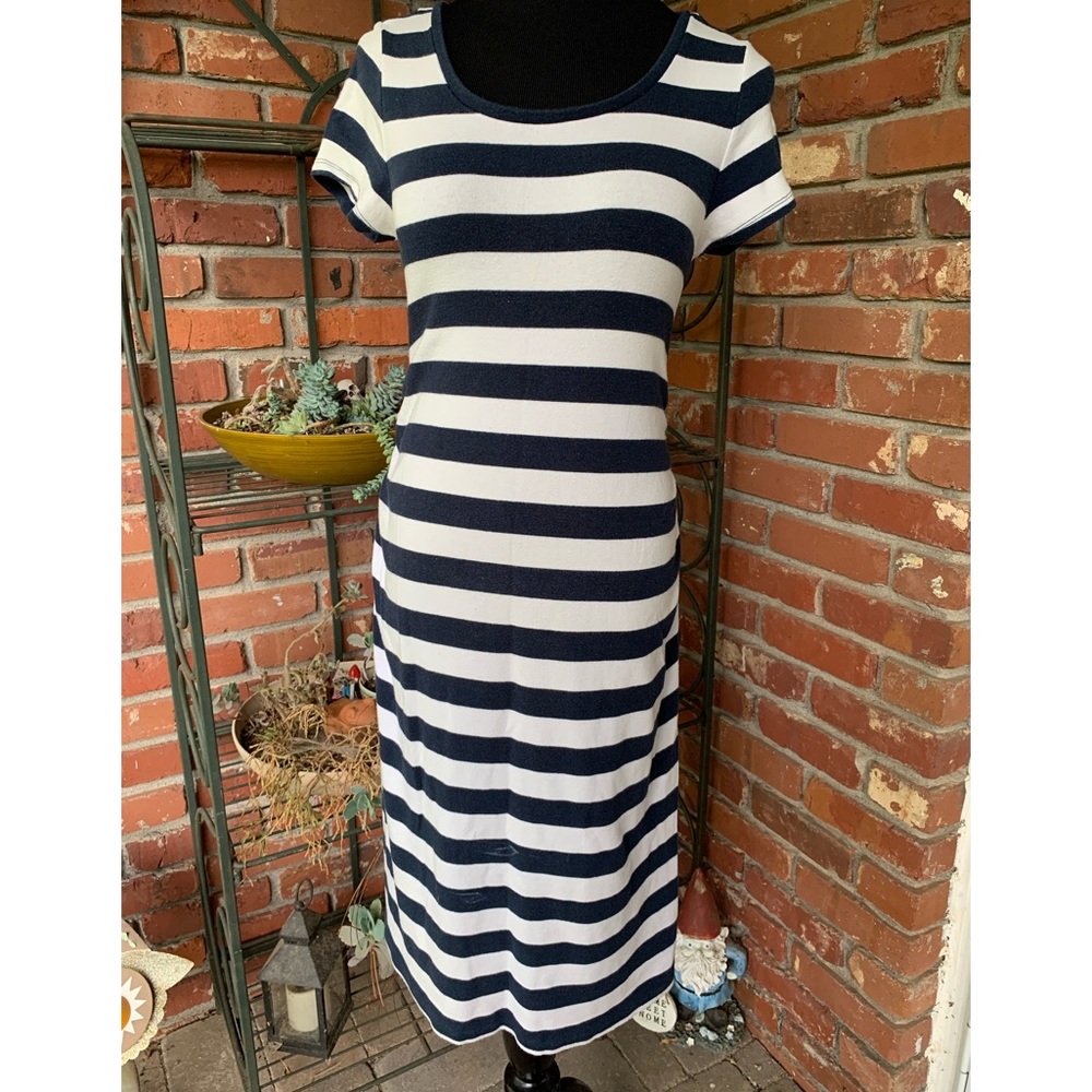 Liz Lange Maternity Dress - Small